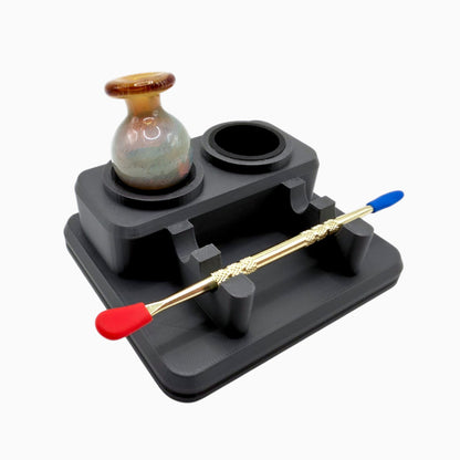 Compact organizer with silicone holders for 2 caps and 2 tools, by Dabdock