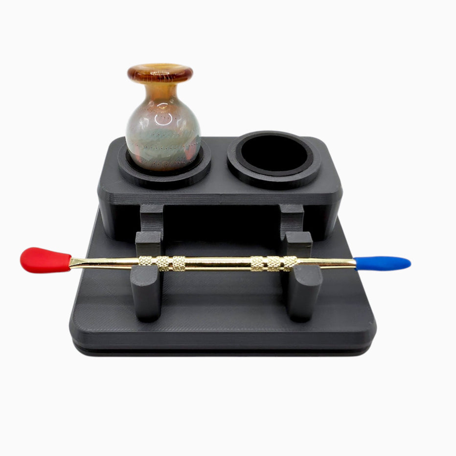 Compact organizer with silicone holders for 2 caps and 2 tools, by Dabdock