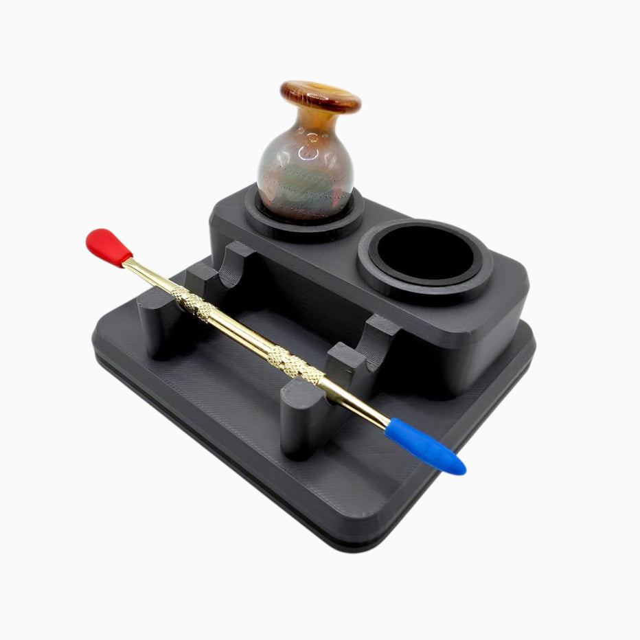 Compact organizer with silicone holders for 2 caps and 2 tools, by Dabdock