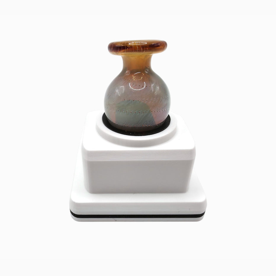 Single cap holder with silicone insert that protects glass caps, by Dabdock